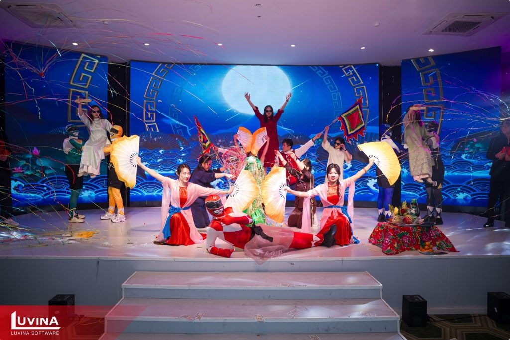 【社内イベント】ルビナソフトウエア 2025年忘年会「RISE TO SHINE」を開催 3 17