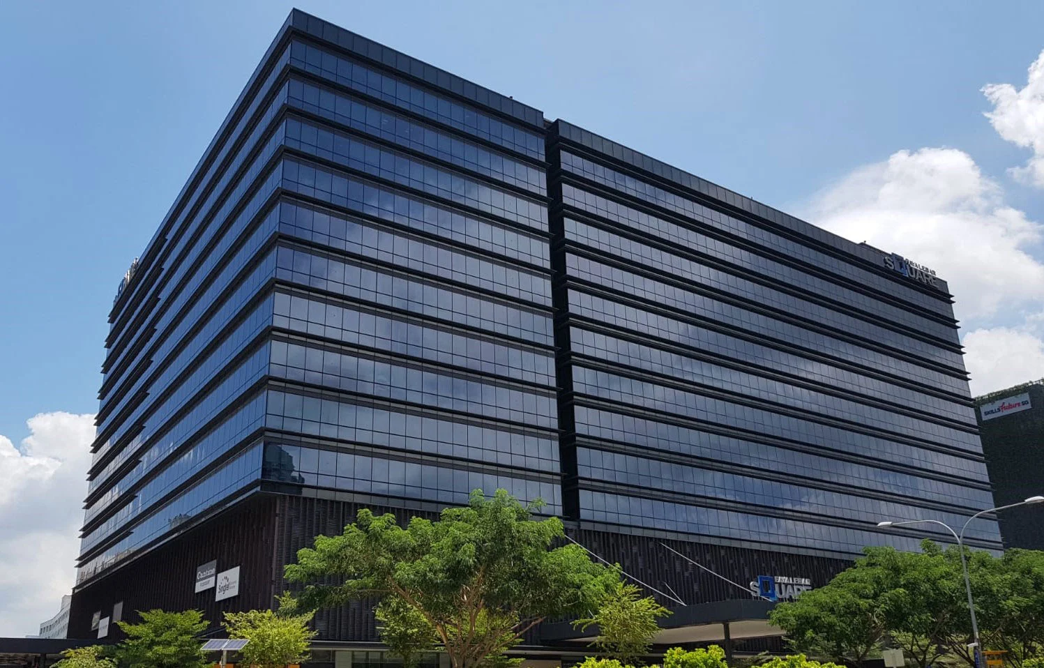 Profile Luvina 41 Singapore Office