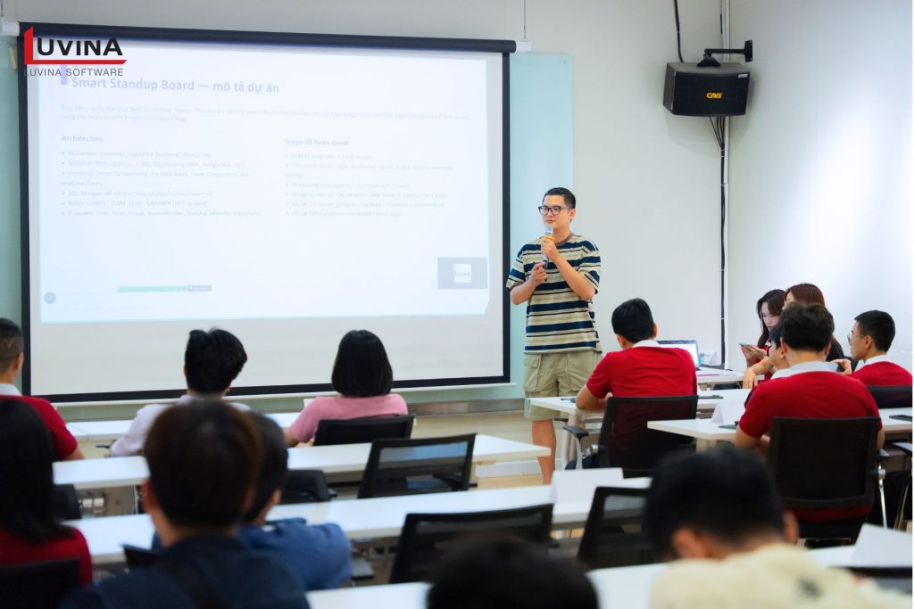 【社内イベント】「LUVINA AI ITERATIVE LOOP HACKATHON 2026」を初開催 3 luvina ai iterative loop hackathon presentation